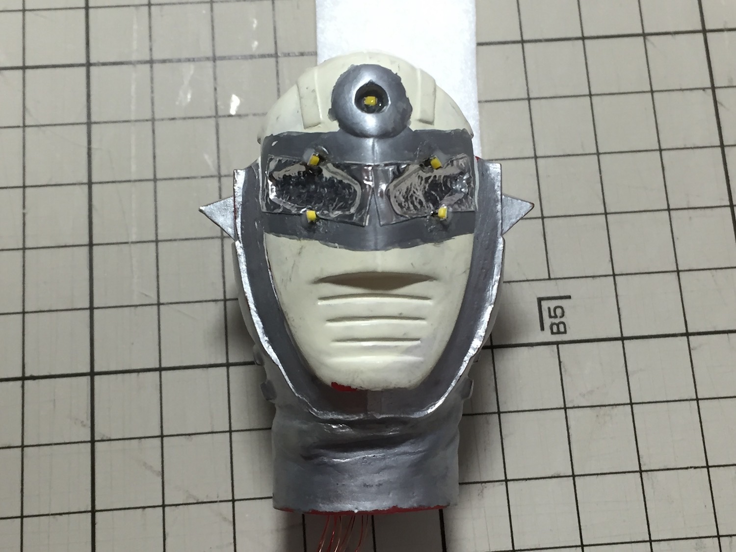 ⑥ウルトラセブン（ﾊﾟｲﾛｯﾄｴｰｽ製）目のLED電飾加工 空想探究工房