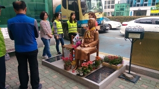 釜山の慰安婦像
