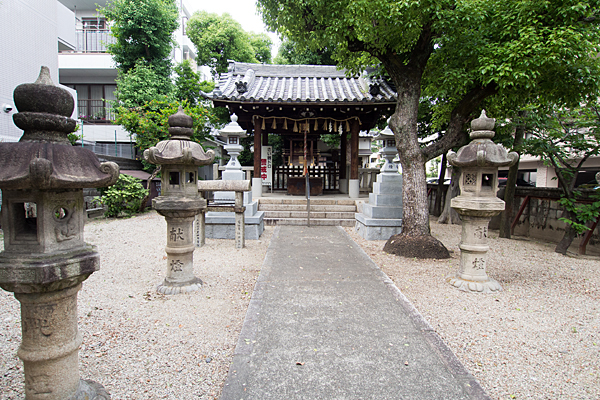 櫻田神社境内と拝殿